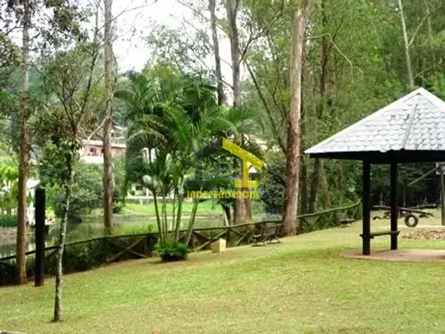 Casa com 10000m² 3 quartos e 5 banheiros, à venda, no bairro Granja Viana em Cotia