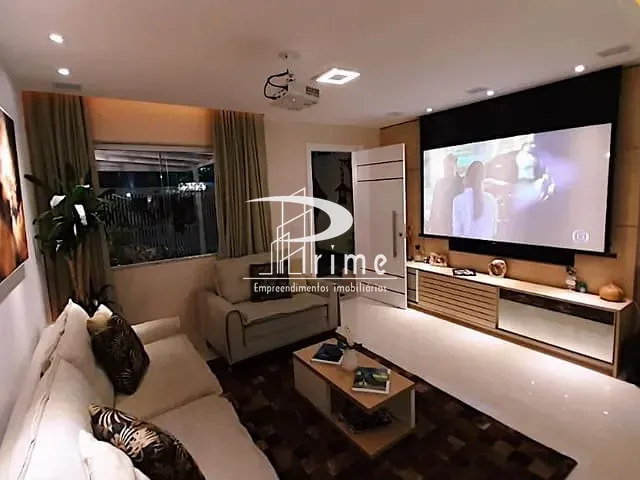Casa com 250m² 4 quartos e 4 banheiros, à venda, no bairro Itaipu em Niterói