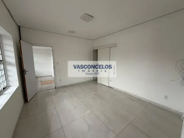 Casa com 400m² 6 quartos e 3 banheiros, para alugar, no bairro Centro em São José dos Campos