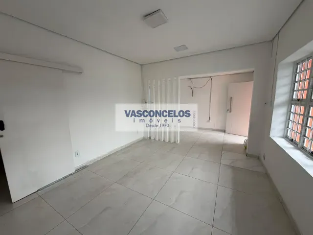 Casa com 400m² 6 quartos e 3 banheiros, para alugar, no bairro Centro em São José dos Campos