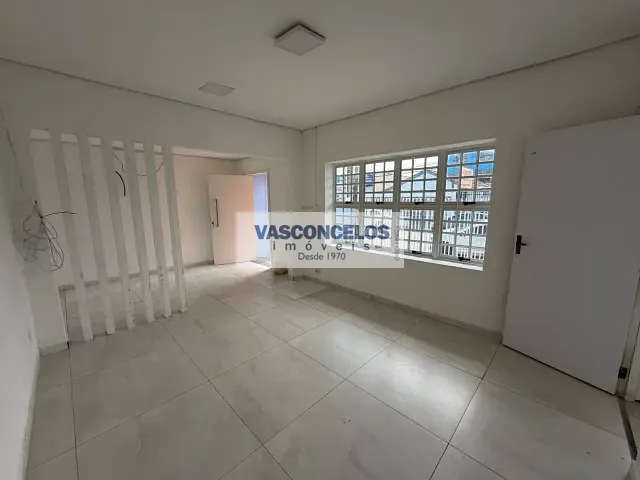 Casa com 400m² 6 quartos e 3 banheiros, para alugar, no bairro Centro em São José dos Campos