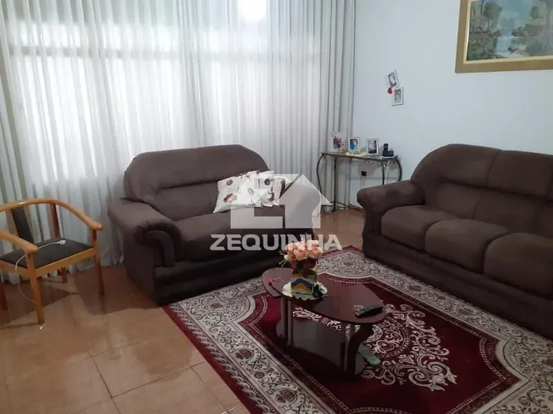 Casa, 3 quartos, 178 m² - Foto 1