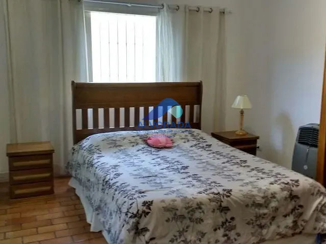 Casa com 400m² 3 quartos e 2 banheiros, à venda, no bairro Porto Novo em Caraguatatuba