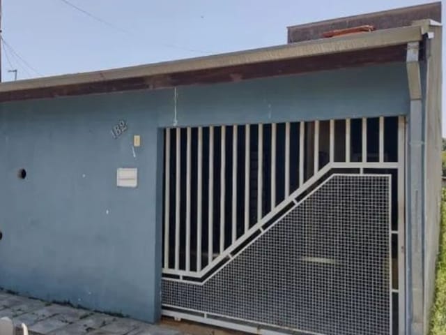 Casa com 250m² 3 quartos e 2 banheiros, à venda, no bairro Conjunto Residencial Araretama em Pindamonhangaba