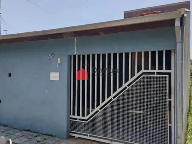 Casa com 250m² 3 quartos e 2 banheiros, à venda, no bairro Conjunto Residencial Araretama em Pindamonhangaba