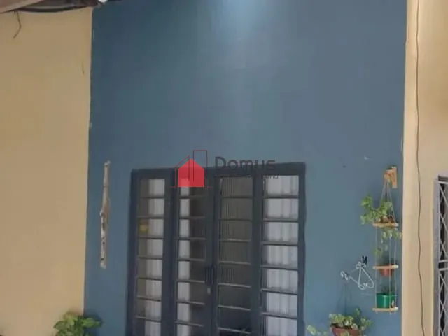 Casa com 250m² 3 quartos e 2 banheiros, à venda, no bairro Conjunto Residencial Araretama em Pindamonhangaba