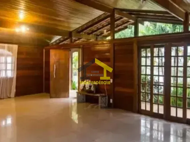 Casa com 415m² 4 quartos e 2 banheiros, à venda, no bairro S F Residencia em Barueri