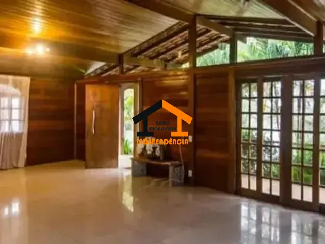 Casa com 415m² 4 quartos e 2 banheiros, à venda, no bairro S F Residencia em Barueri