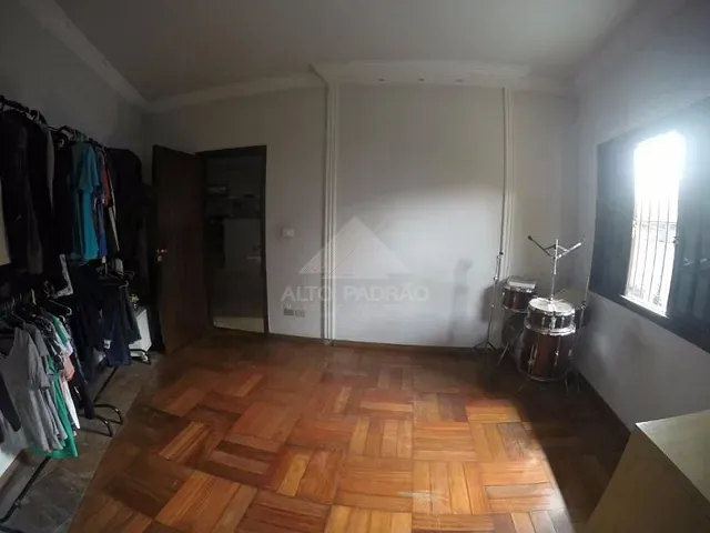 Casa com 238m² 3 quartos e 2 banheiros, à venda, no bairro Vila Dirce em Mauá