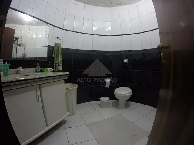 Casa com 238m² 3 quartos e 2 banheiros, à venda, no bairro Vila Dirce em Mauá