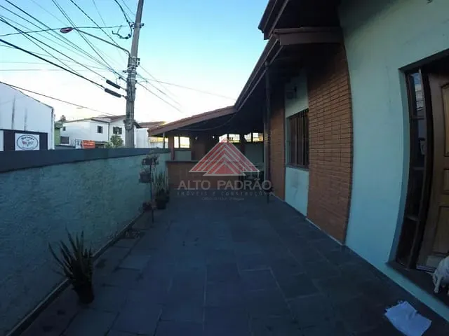 Casa com 238m² 3 quartos e 2 banheiros, à venda, no bairro Vila Dirce em Mauá