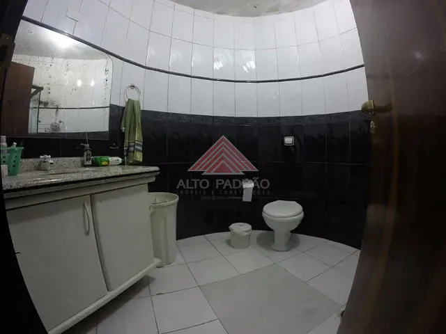 Casa com 238m² 3 quartos e 2 banheiros, à venda, no bairro Vila Dirce em Mauá