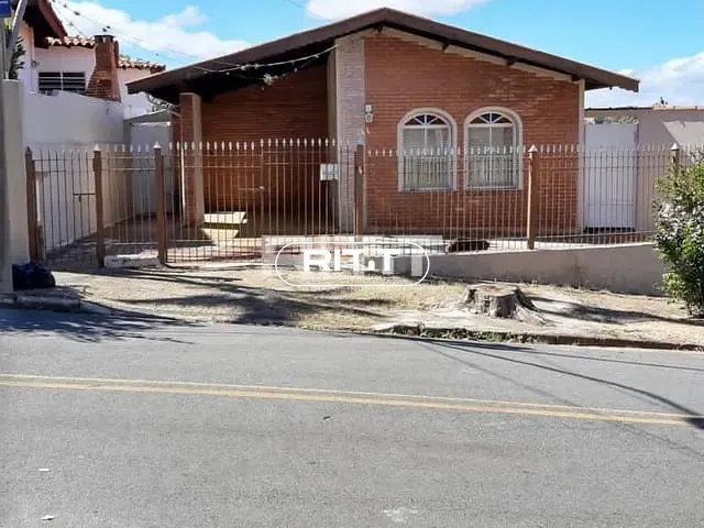 Casa com 223m² 6 quartos e 2 banheiros, à venda, no bairro Vila Nogueira em Campinas
