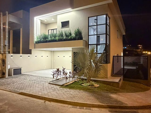 Casa 3 quartos e 5 banheiros, à venda, no bairro Cabiúnas em Macaé