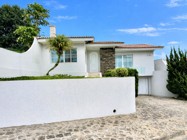 Casa com 260m² 4 quartos e 5 banheiros, à venda, no bairro Orfãs em Ponta Grossa