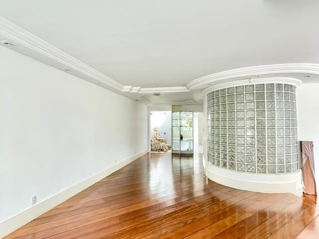 Casa com 260m² 4 quartos e 5 banheiros, à venda, no bairro Orfãs em Ponta Grossa