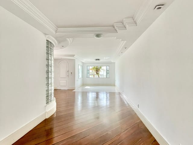 Casa com 260m² 4 quartos e 5 banheiros, à venda, no bairro Orfãs em Ponta Grossa