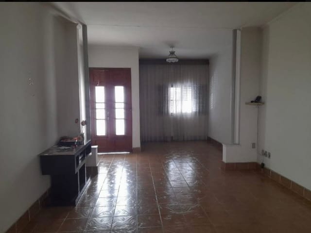 Casa com 550m², à venda ou para alugar, no bairro Centro em Pindamonhangaba