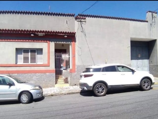 Casa com 550m², à venda ou para alugar, no bairro Centro em Pindamonhangaba