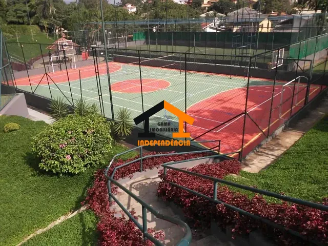 Casa com 600m² 3 quartos e 3 banheiros, à venda ou para alugar, no bairro Jardim do Golf I em Jandira