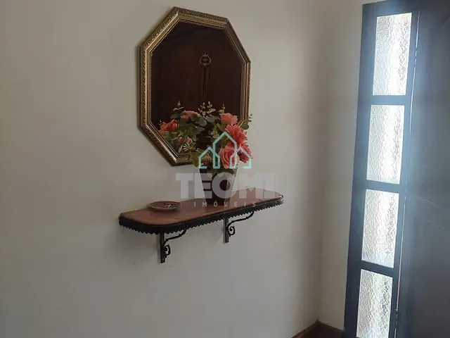 Casa com 600m² 6 quartos e 3 banheiros, para alugar, no bairro Jardim das Nações em Taubaté
