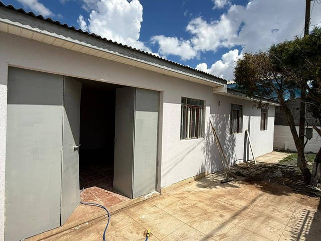 Casa com 75m² 2 quartos e 2 banheiros, à venda, no bairro Neves em Ponta Grossa