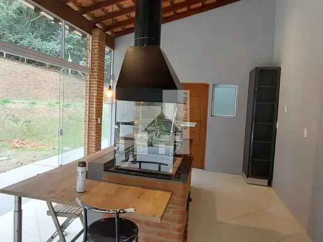 Casa com 2000m² 3 quartos e 2 banheiros, à venda, no bairro Jardim Celeste em Jundiaí