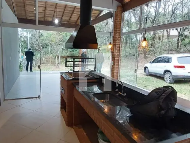Casa com 2000m² 3 quartos e 2 banheiros, à venda, no bairro Jardim Celeste em Jundiaí