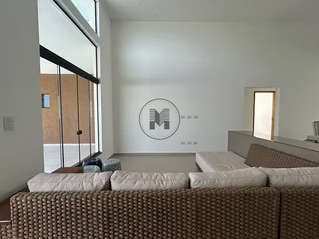 Casa com 250m² 3 quartos e 2 banheiros, à venda, no bairro Vale dos Cristais em Taubaté