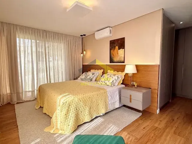 Casa com 576m² 4 quartos e 5 banheiros, à venda, no bairro Alphaville em Santana de Parnaíba