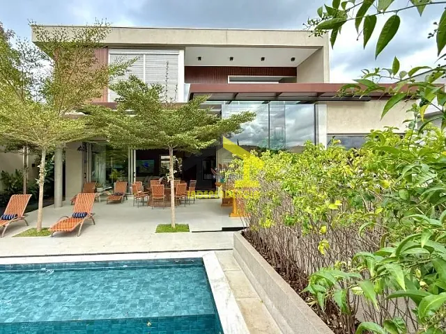 Casa com 576m² 4 quartos e 5 banheiros, à venda, no bairro Alphaville em Santana de Parnaíba