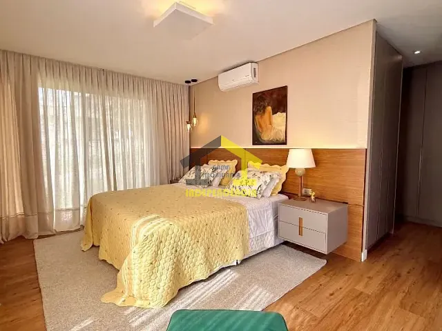 Casa com 576m² 4 quartos e 5 banheiros, à venda, no bairro Alphaville em Santana de Parnaíba