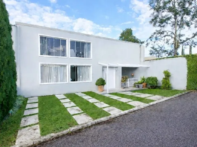 Casa com 357m² 4 quartos e 5 banheiros, à venda, no bairro São Braz em Curitiba