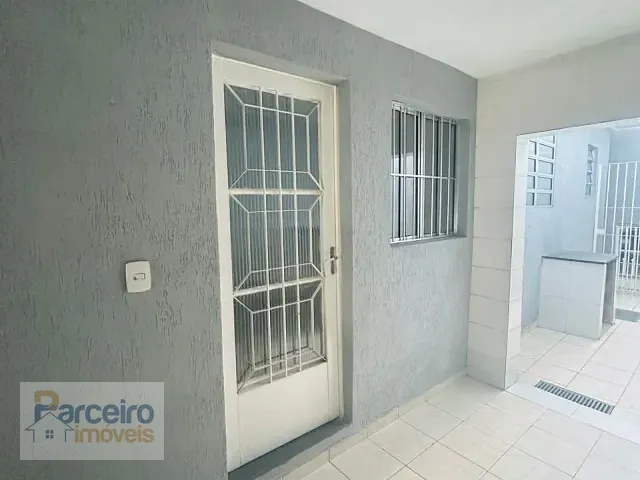 Casa com 135m² 3 quartos e 2 banheiros, para alugar, no bairro Vila Guilhermina em São Paulo