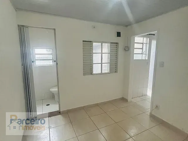 Casa com 135m² 3 quartos e 2 banheiros, para alugar, no bairro Vila Guilhermina em São Paulo
