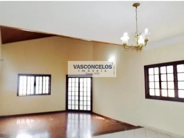 Casa com 360m² 4 quartos e 3 banheiros, para alugar, no bairro Jardim das Colinas em São José dos Campos