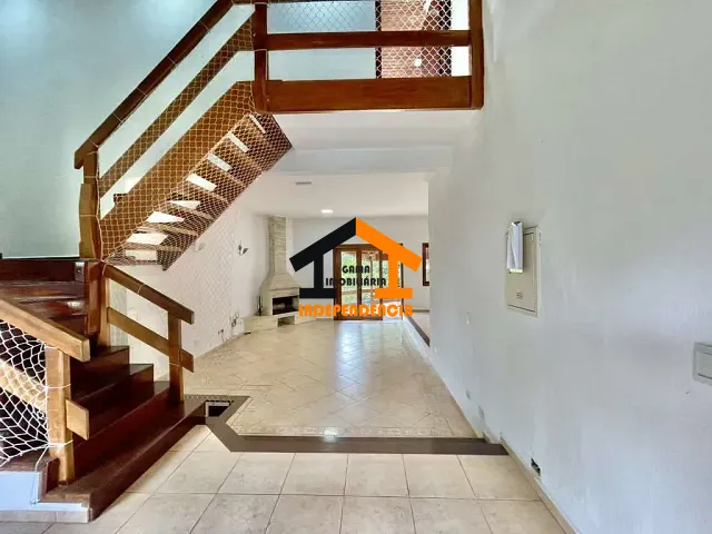 Casa com 625m² 5 quartos e 3 banheiros, à venda, no bairro Parque Viana em Barueri