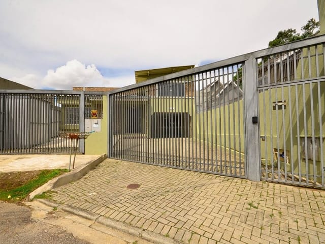Casa com 622m² 7 quartos e 8 banheiros, à venda, no bairro Bom Retiro em Curitiba