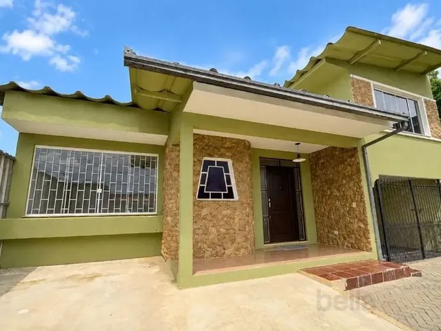 Casa com 622m² 7 quartos e 8 banheiros, à venda, no bairro Bom Retiro em Curitiba