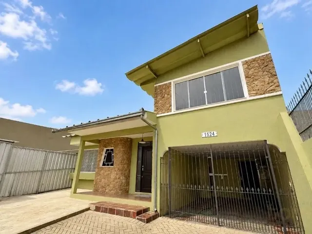 Casa com 622m² 7 quartos e 8 banheiros, à venda, no bairro Bom Retiro em Curitiba