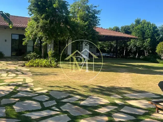 Casa com 3400m² 5 quartos e 6 banheiros, à venda ou para alugar, no bairro Área residencial em Porto Feliz