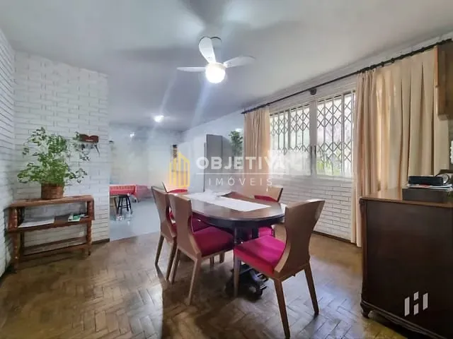 Casa com 831m² 3 quartos e 2 banheiros, à venda, no bairro Guarani em Novo Hamburgo