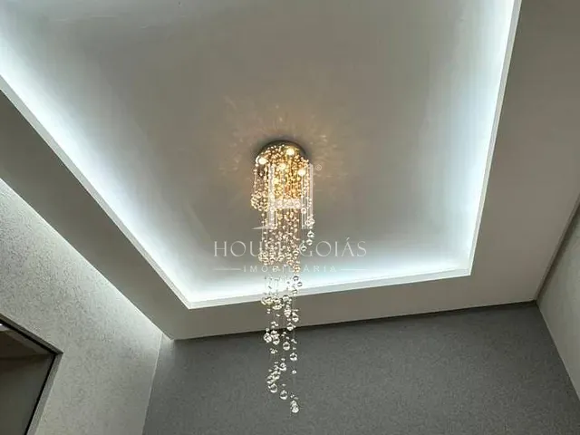 Casa com 300m² 3 quartos e 4 banheiros, à venda, no bairro Residencial Monte Cristo em Trindade