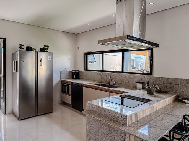 Casa com 455m² 3 quartos e 3 banheiros, à venda, no bairro Alphaville em Rio das Ostras