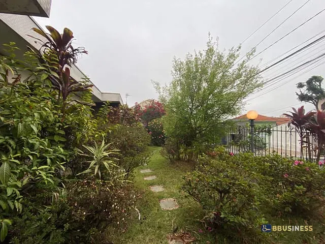 Casa 4 quartos e 2 banheiros, à venda, no bairro Osvaldo Cruz em São Caetano do Sul