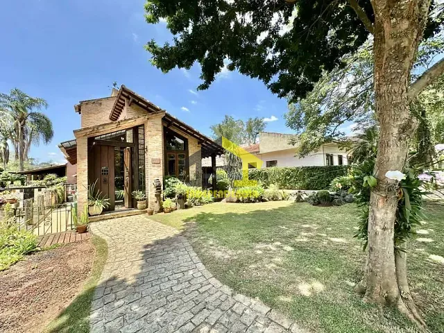Casa com 680m² 4 quartos e 6 banheiros, à venda, no bairro Jardim do Golf I em Jandira