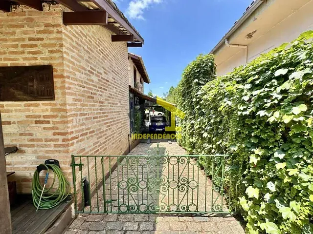 Casa com 680m² 4 quartos e 6 banheiros, à venda, no bairro Jardim do Golf I em Jandira