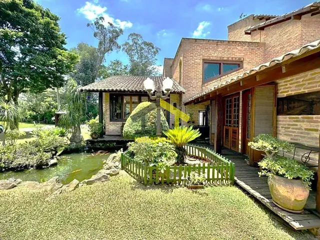 Casa com 680m² 4 quartos e 6 banheiros, à venda, no bairro Jardim do Golf I em Jandira