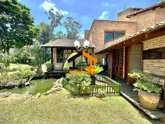 Casa com 680m² 4 quartos e 6 banheiros, à venda, no bairro Jardim do Golf I em Jandira