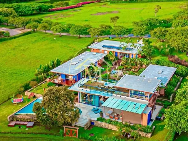 Casa com 3498m² 6 quartos e 7 banheiros, à venda, no bairro Área residencial em Porto Feliz